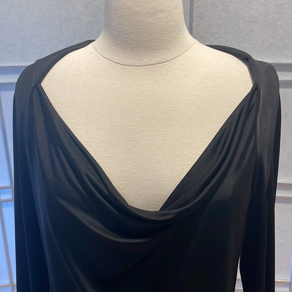 *Stunning Black Drop Neck Line Black 3/4 length Blouse Size M - Picture 2 of 5